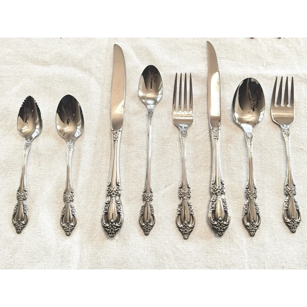 Oneida Raphael Distinction Deluxe 72 Pc Stainless Flatware - 8pc Service for 8